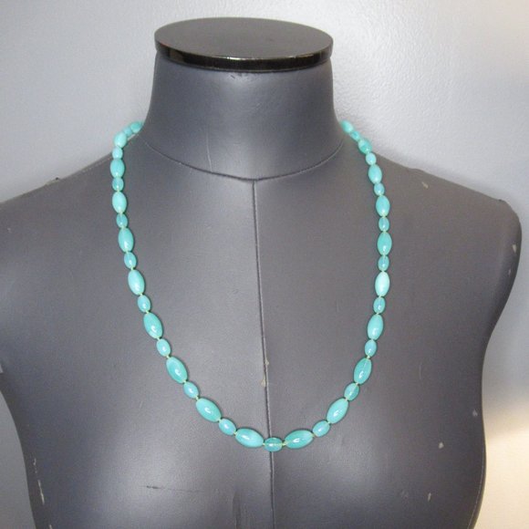 Uranium Glass bead Necklace - Picture 4 of 11